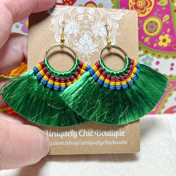 Med Fan Tassel Earrings Green Hoops Smooth Shiny Silky Fringe Drop Dangles NWT - Picture 3 of 4